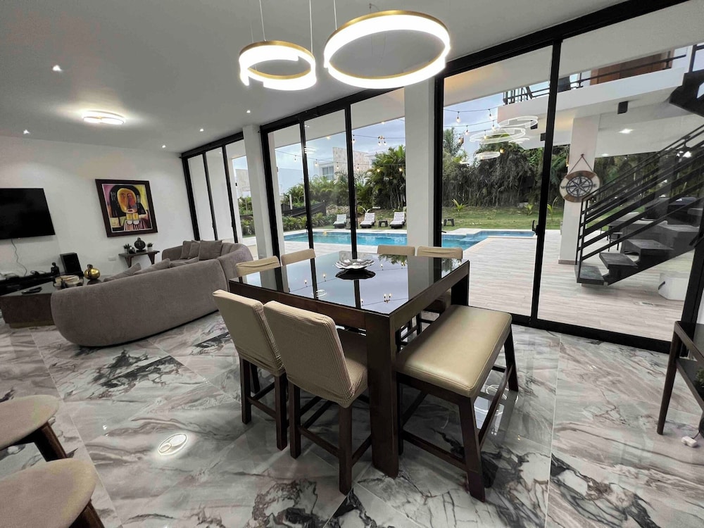 Elegant, Modern Style Villa in Playa Nueva Romana2