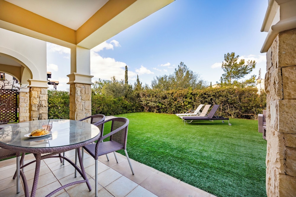 Zc02 Aphrodite Hills- Communal Pool, Garden