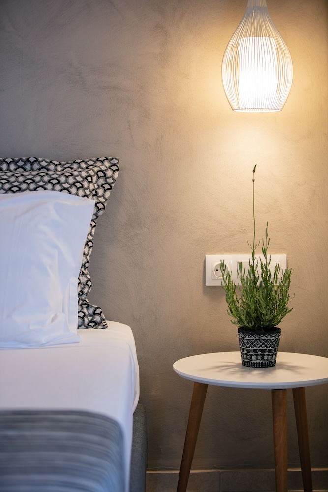 Anthos Apartments