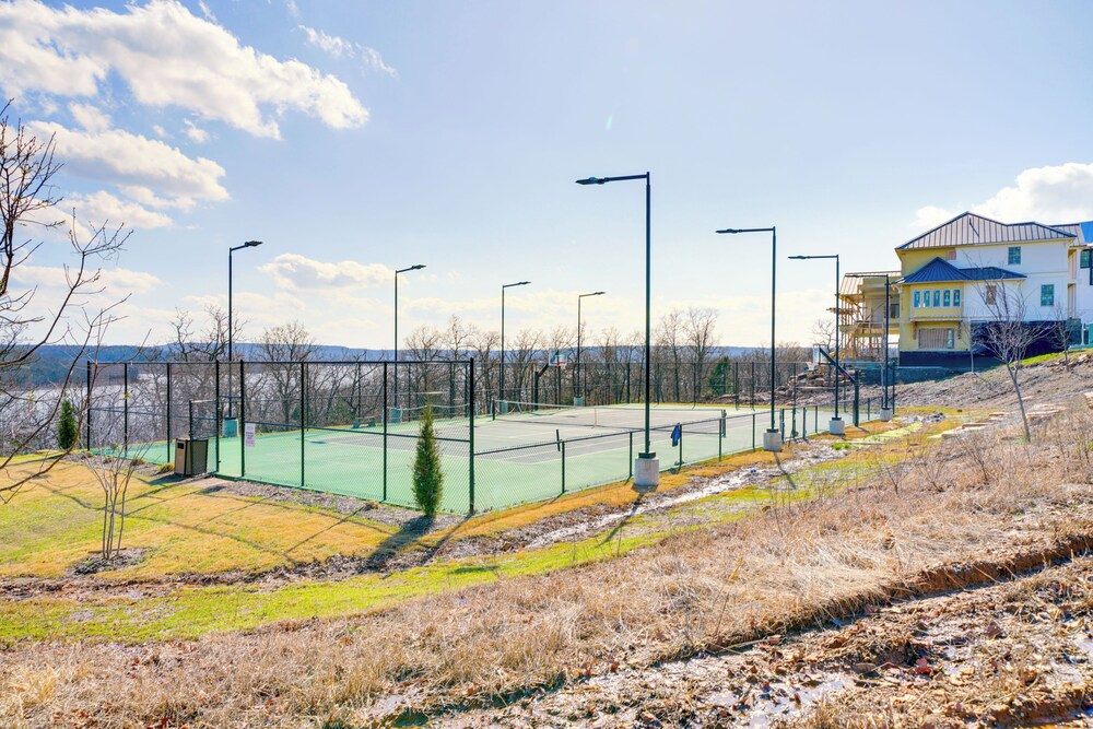 Walk to Lake: Home w/ Community Perks in Canadian!