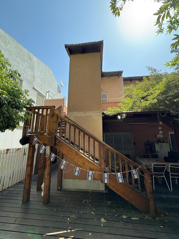 Kfar Saba Guesthouse