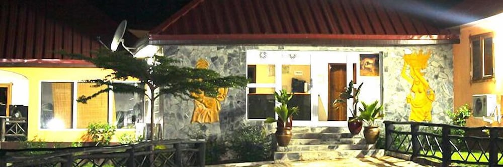 Rainforest Hotel