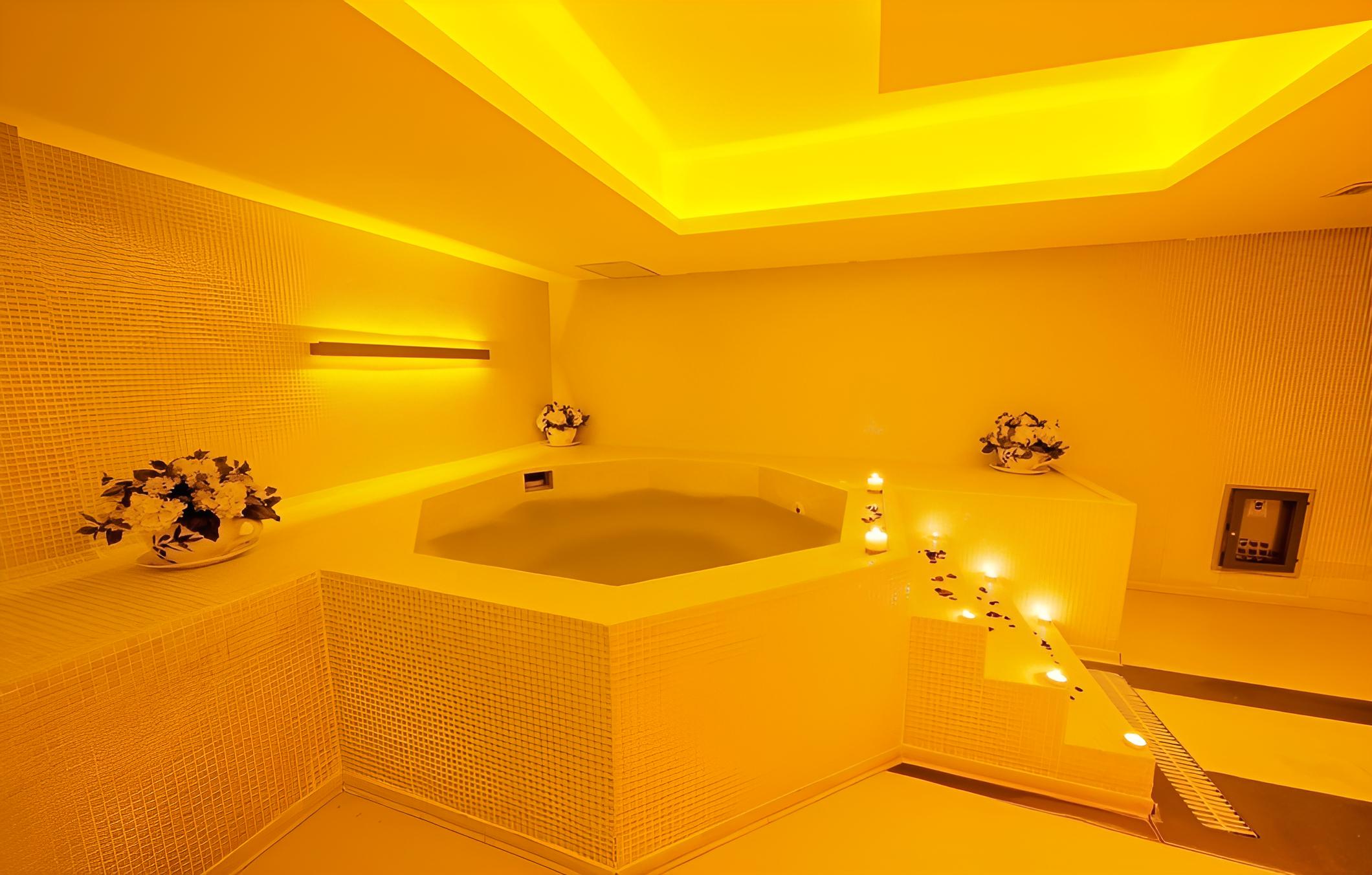 Jacuzzi