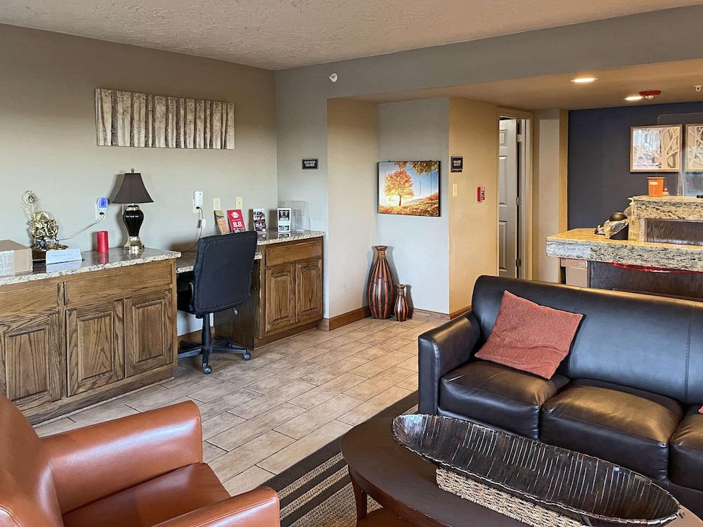 Quality Inn Clinton North