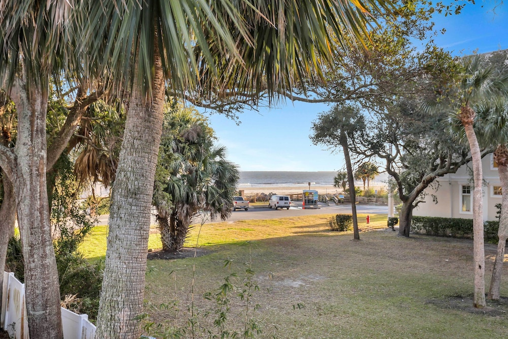 St Simons Island Townhome w/ Balcony + Ocean View! view 2