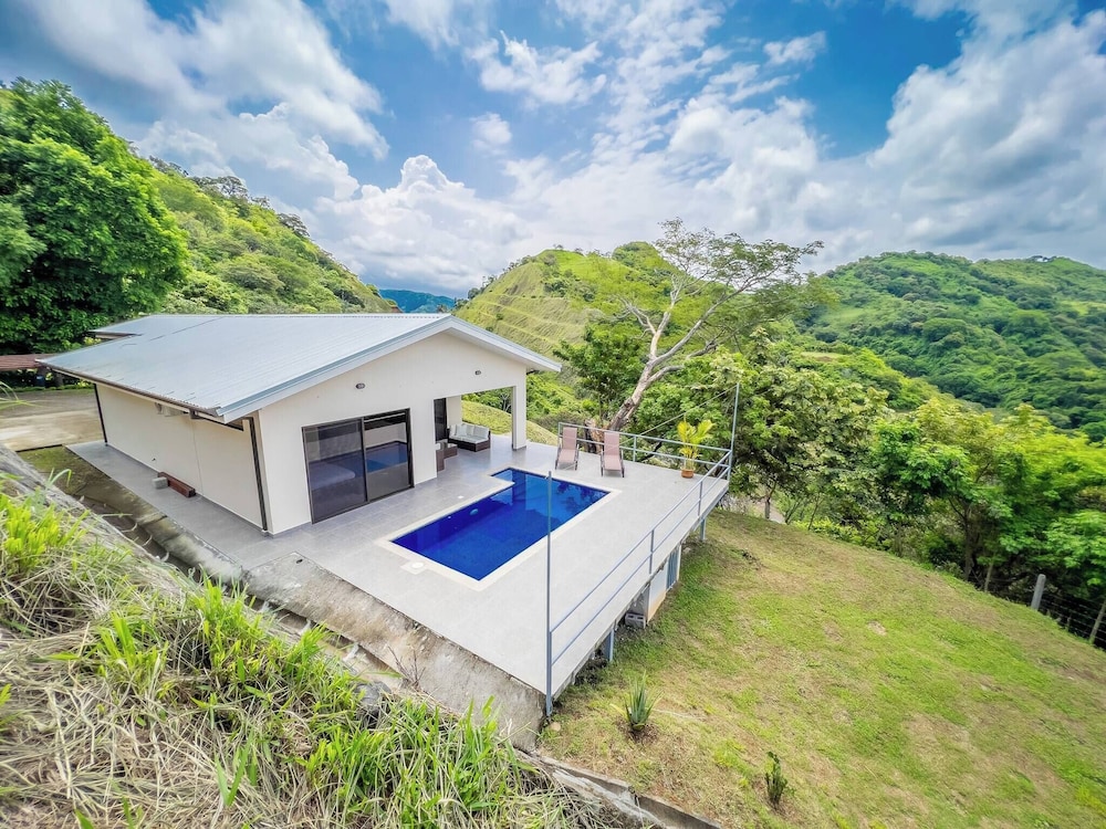 Journeys End-stunning Views In Gated Community