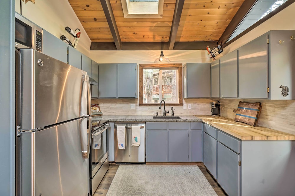 Lake Tahoe Vacations - Incline Village Cabin w/ Patio: 2 Mi to Beach! - Property Image 19