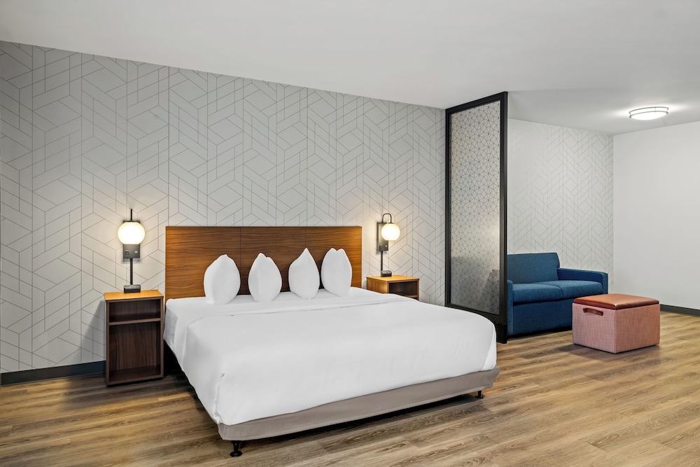 Everhome Suites Somerset - South Brunswick