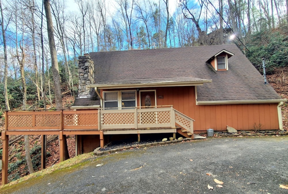 Mountain Getaway - Hidden Creek Chalet