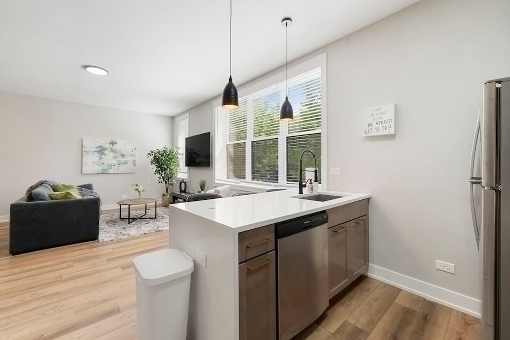2 Bed 3 Bath Chicago Condo