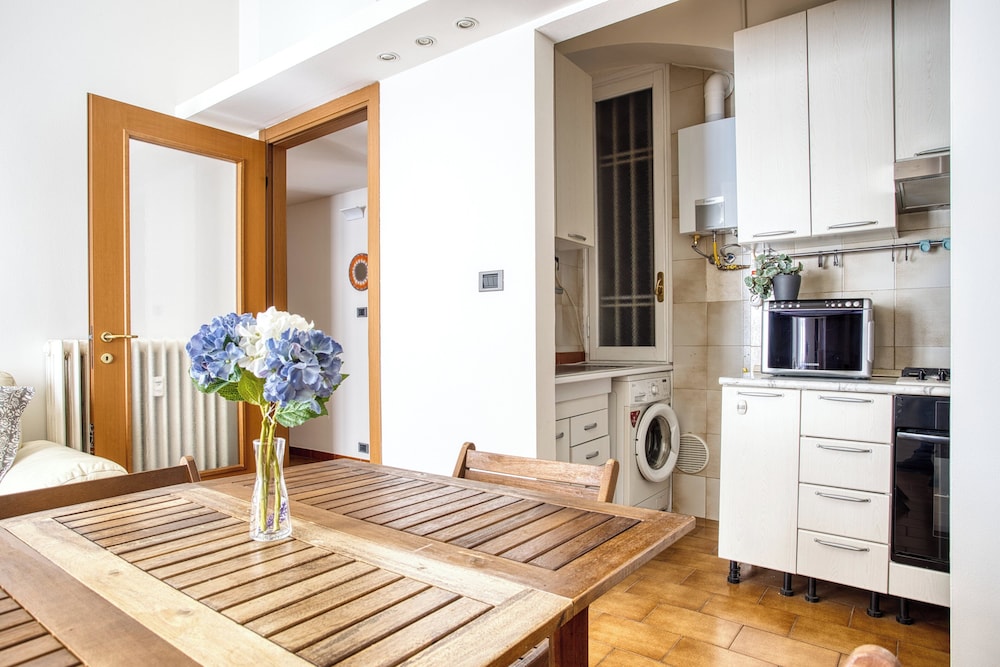 Adorable flat near centre