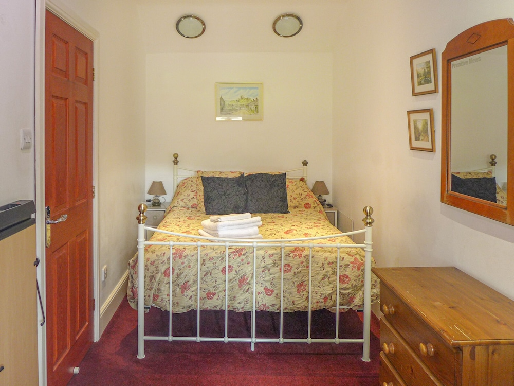 3 Primitive Mews view 2
