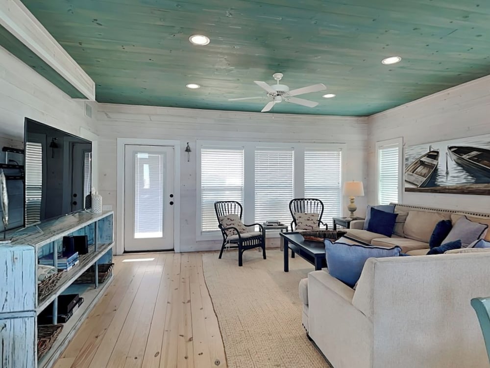 Brew Lagoon by Silver Sands Vacation Rentals