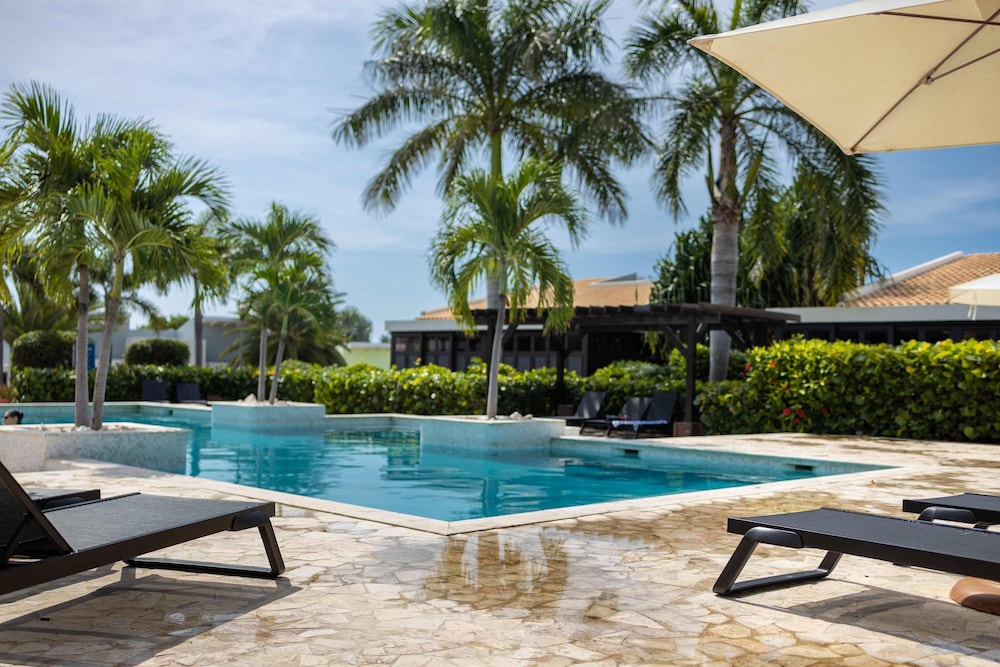 Blue Bay s Tropical Escape