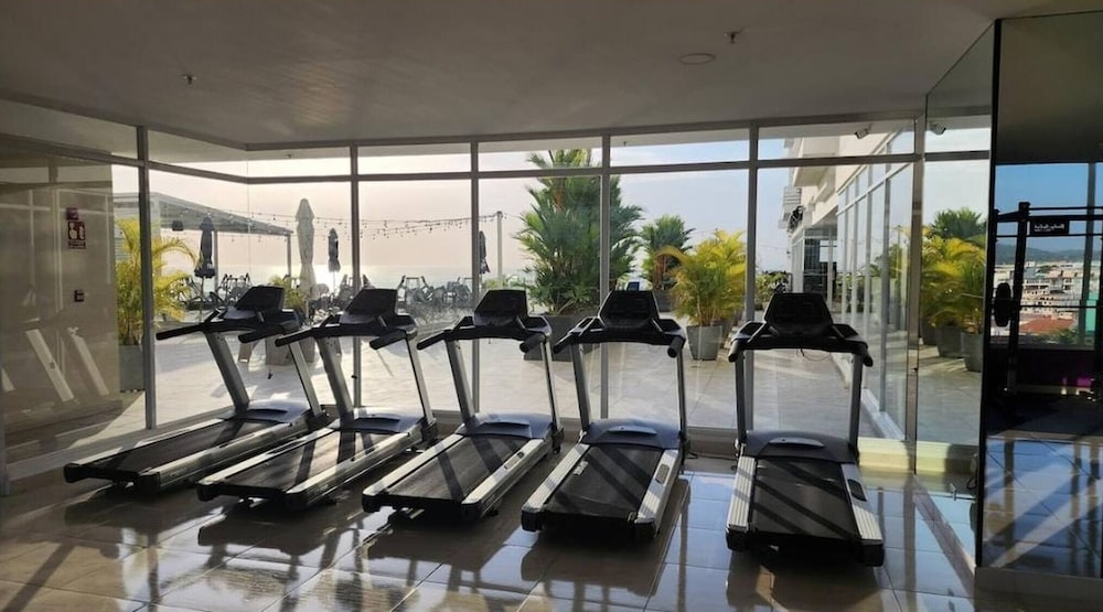 Executive Apartment on Balboa Avenue