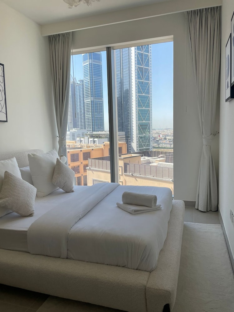 Two Bedroom Damac Majestine-StayOnHomes