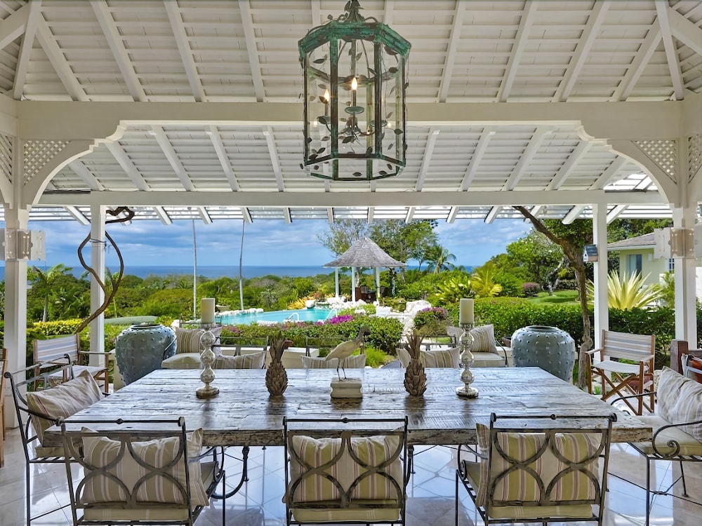 Villa Point of View