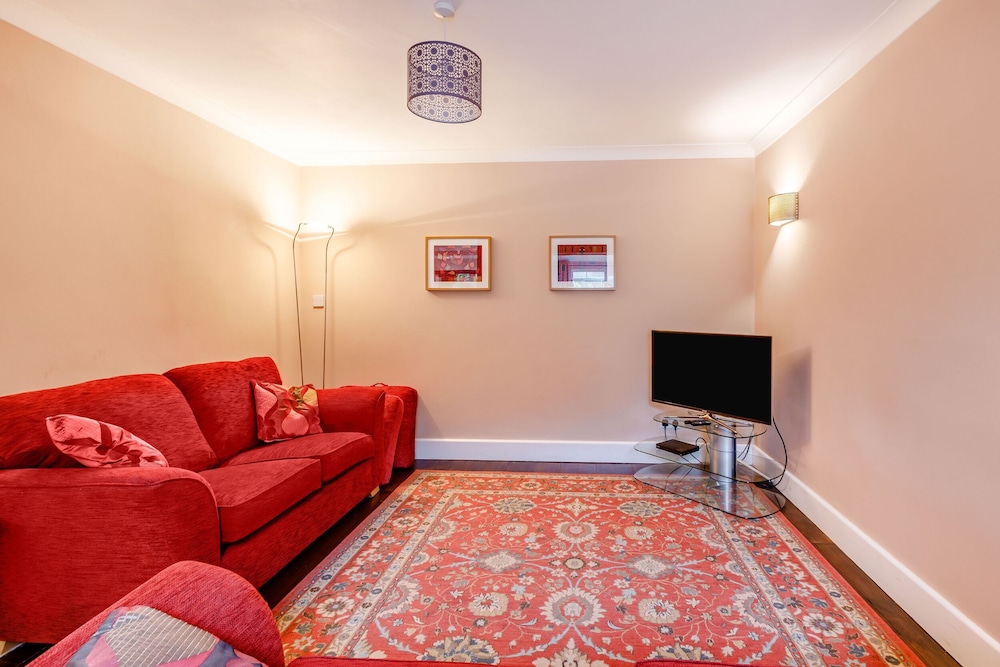 11 Beech Road