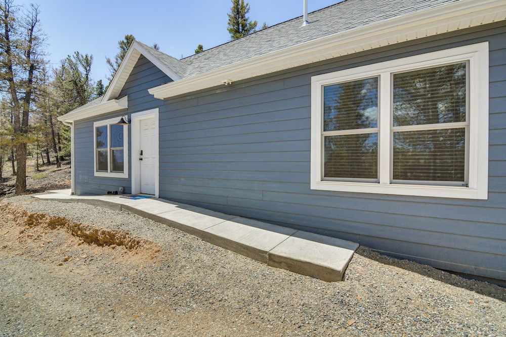 Fairplay Family Cabin on 2 + Acres! 25-0283
