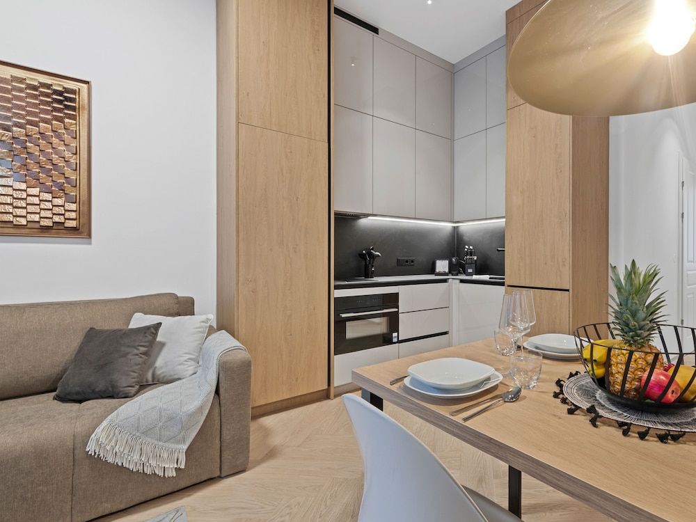 Living No. 5 by GT7 Hospitality
