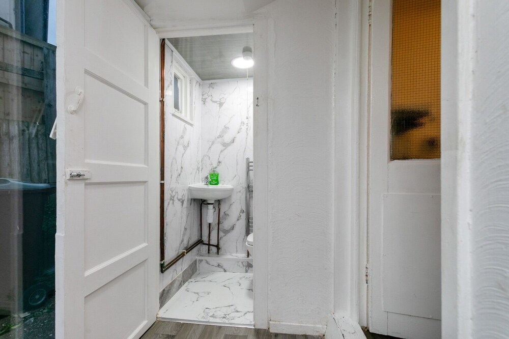 3br-5guests-parking-netflix-10mincentralnottingham