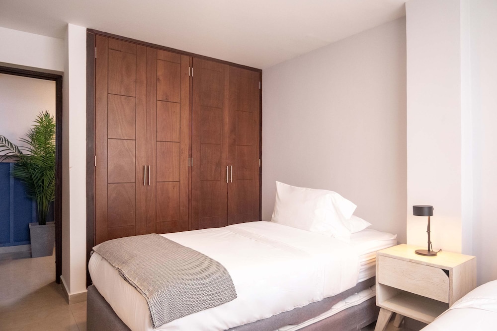 w Glorious 2BR w AC in Cartagena