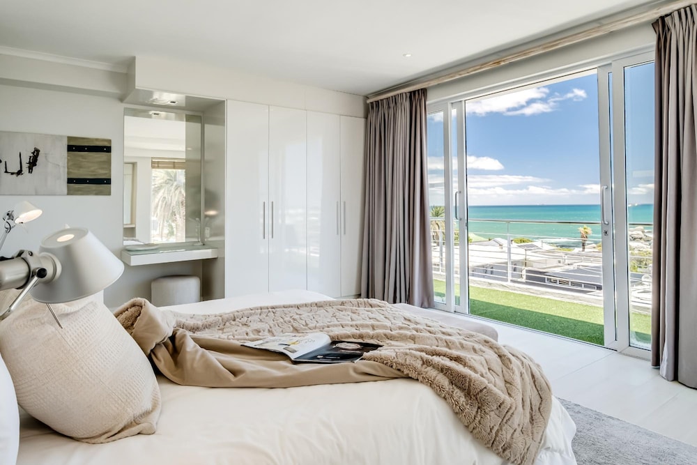 Camps Bay Villa w Views Pool Sapphire Tide Retreat