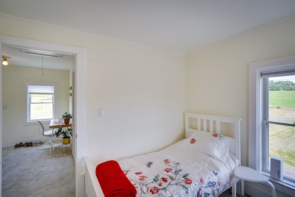 Cozy Catskills Retreat Near Mine Kill State Park! view 2