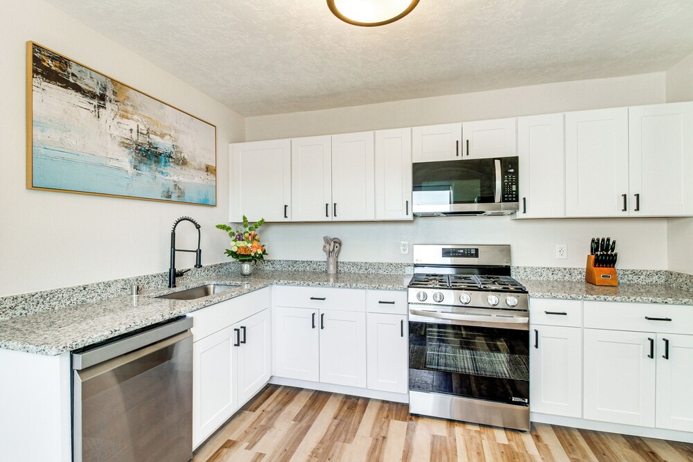 Newly Renovated Albuquerque Retreat w/ Pool Table