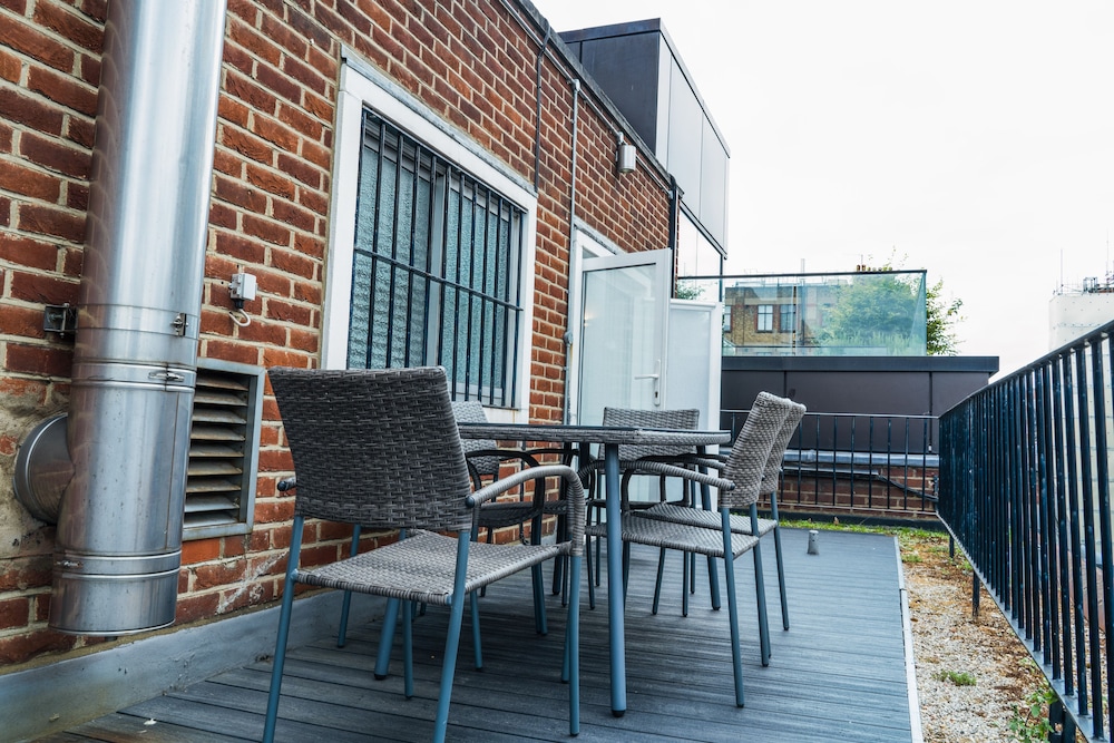 outdoor bbq area