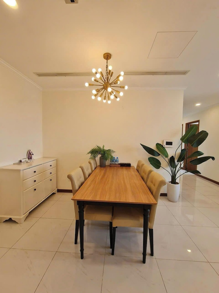Nice Luxury Apartments Vinhome Central