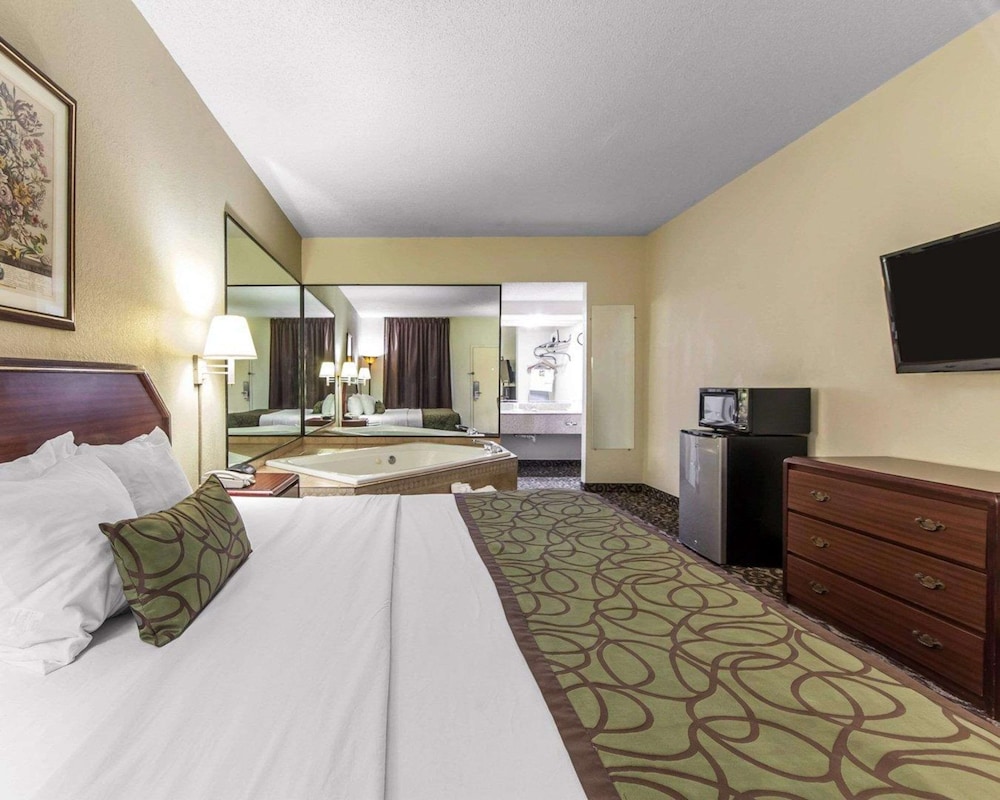 Quality Inn Johnson City near Downtown