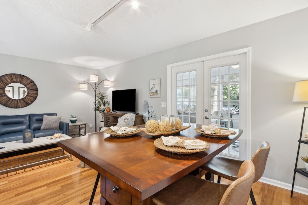 2754 1st Ave. A 2 Bedroom Duplex