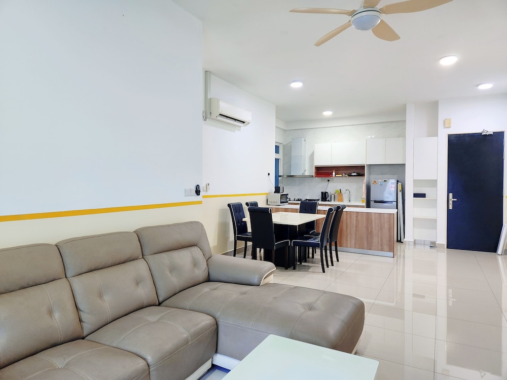 Twin Galaxy Residences by Widebed JB