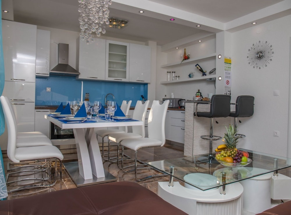 Spacious Novi Vinodolski Apartments With Terrace and Shared Pool
