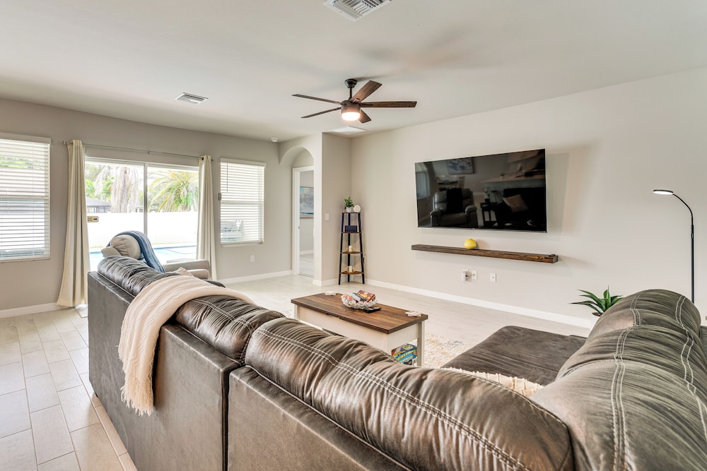 Pickleball Court, Saltwater Pool: Cape Coral Home!