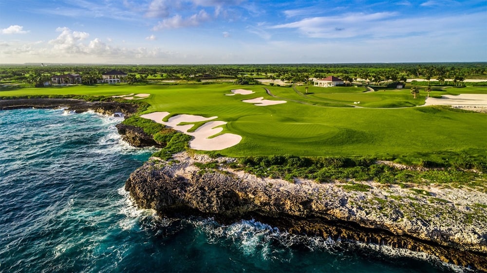 Modern 6 BDR Golf Front Villa in Luxury Beach Resort w Pool and Heated Jacuzziz
