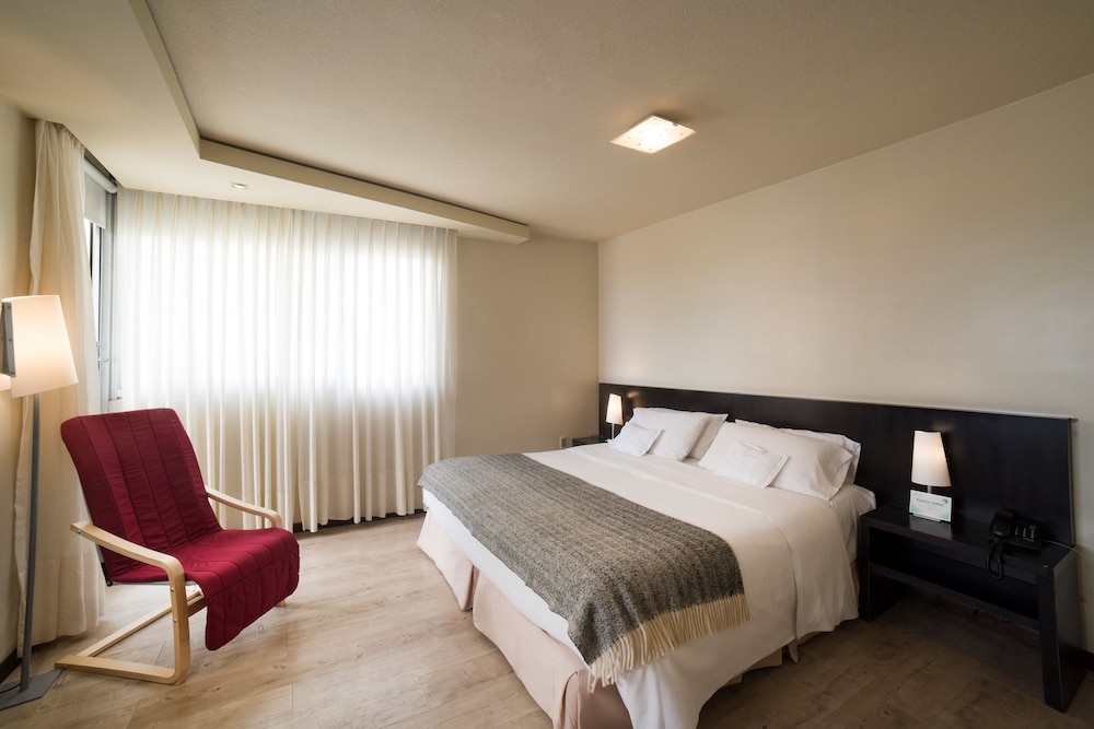 27 Suites Apart Hotel