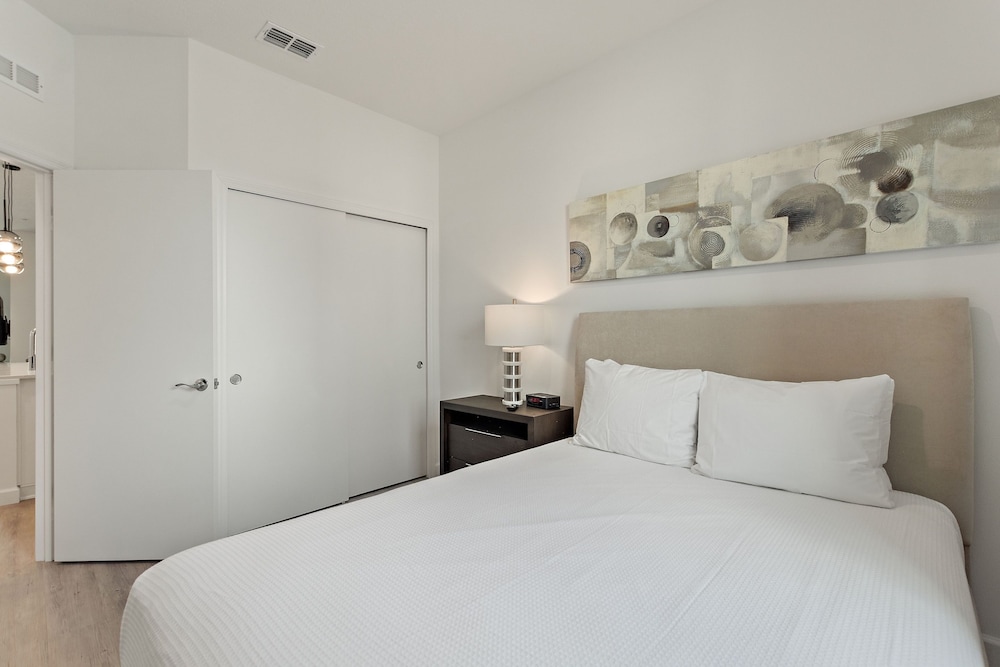 Harmony Haven Boutique Townhome At Azzure Resort Near Disney By Shine Villas 6 Bedroom Townhouse