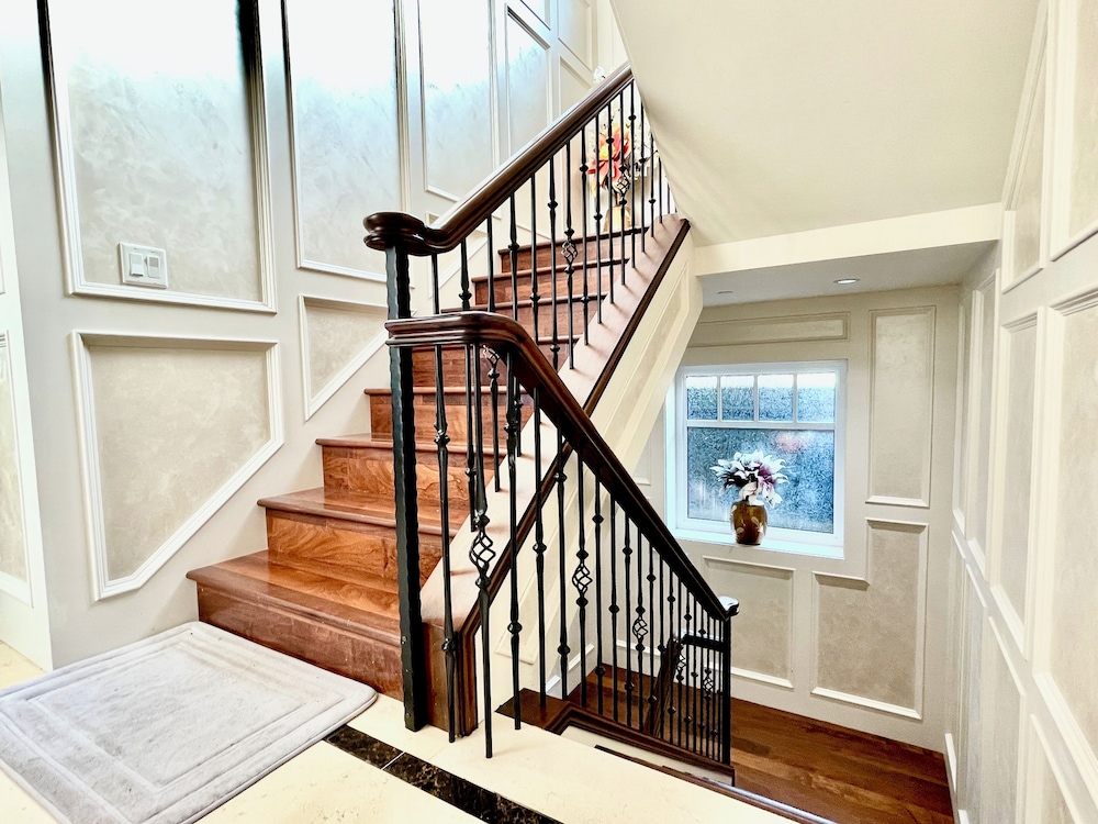 Vancouver Luxury Guest House