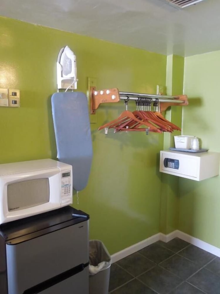Seahawk Motel