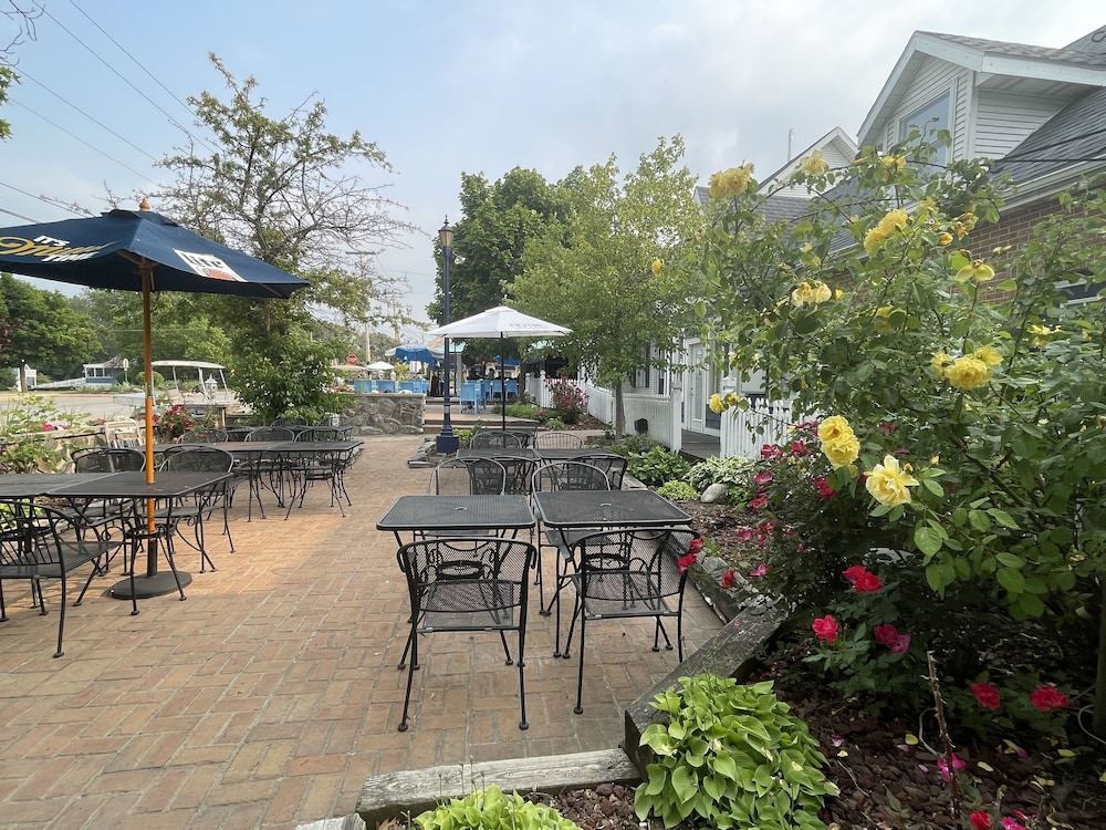 Harbour Square Suites