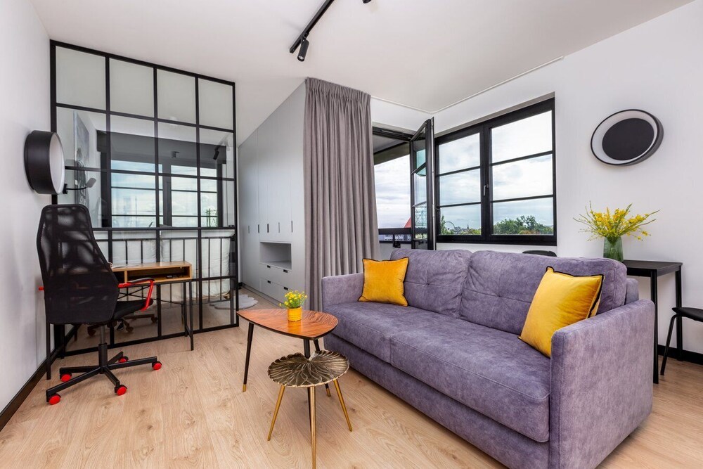 Doki Living - Foodhall & Parking by Downtown Apartments
