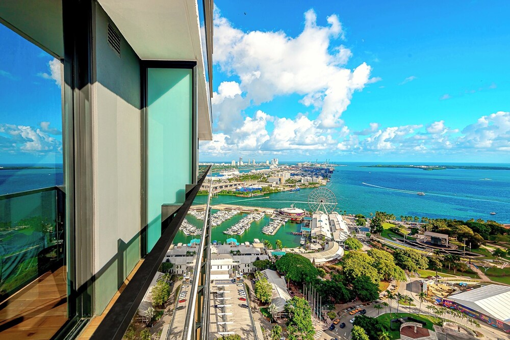 Luxury Studio Downtown Miami Bay View