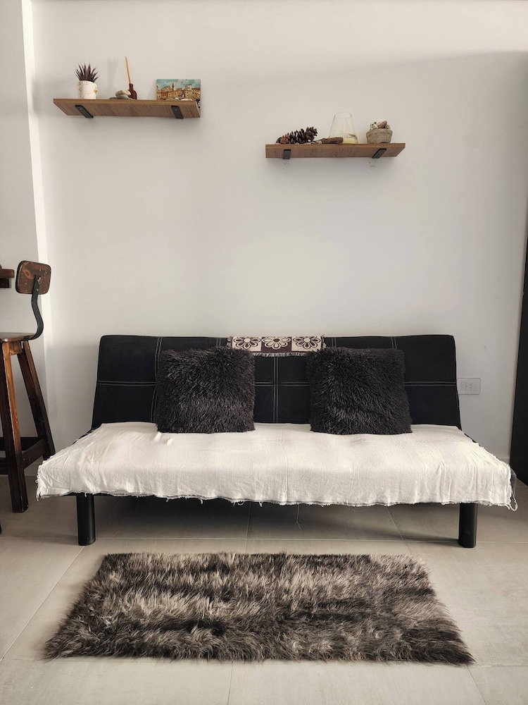 Alberti 360 Charming City Center Apartment With Shared Pool