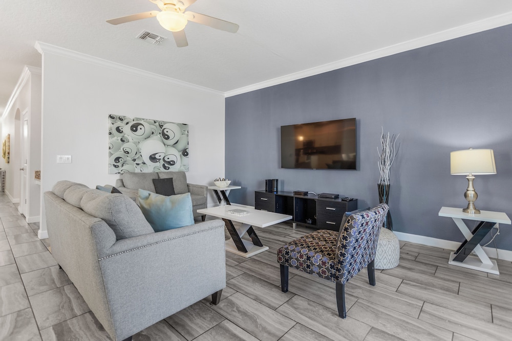 Kissimmee Retreat  6BR House Sleeps 14