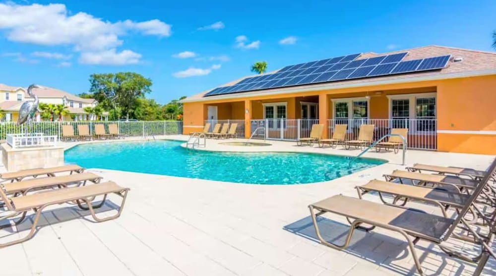 Contemporary 4BR Townhome With Pool Themed Rooms