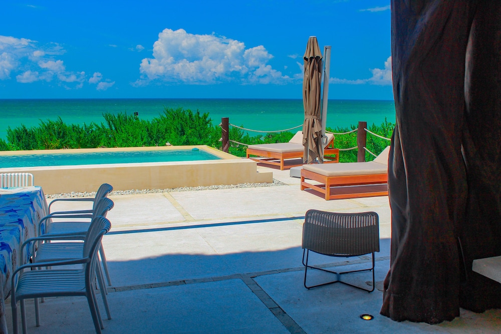 Therasia Luxury Beachfront Retreat view 3
