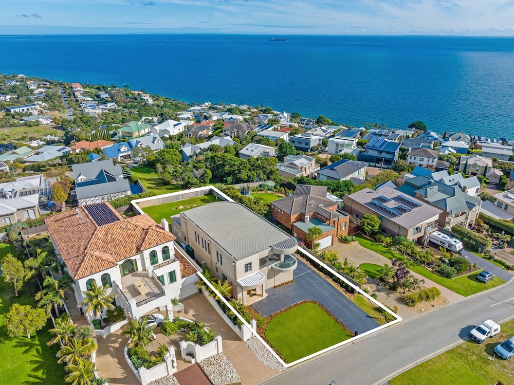 Cliffside Castle With Bay And City Views - Image 1