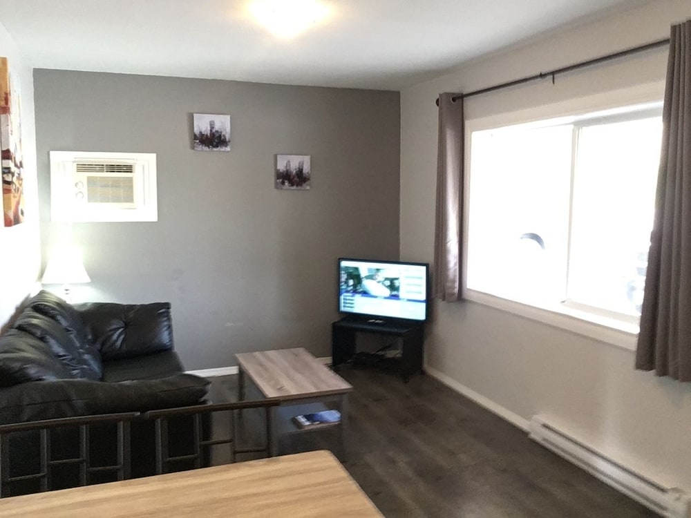 Maple Leaf Motel & RV Resort view 3